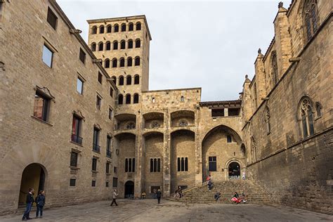  Het Museu d'Història de Barcelona! Een Reis Doorheen Tijd en Cultuur