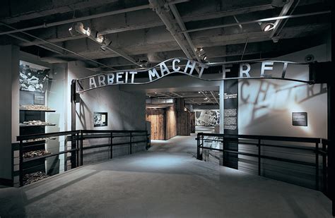 De Kunst van het Overleven! Een Bezoek aan het Holocaust Memorial Museum in Fort Lauderdale